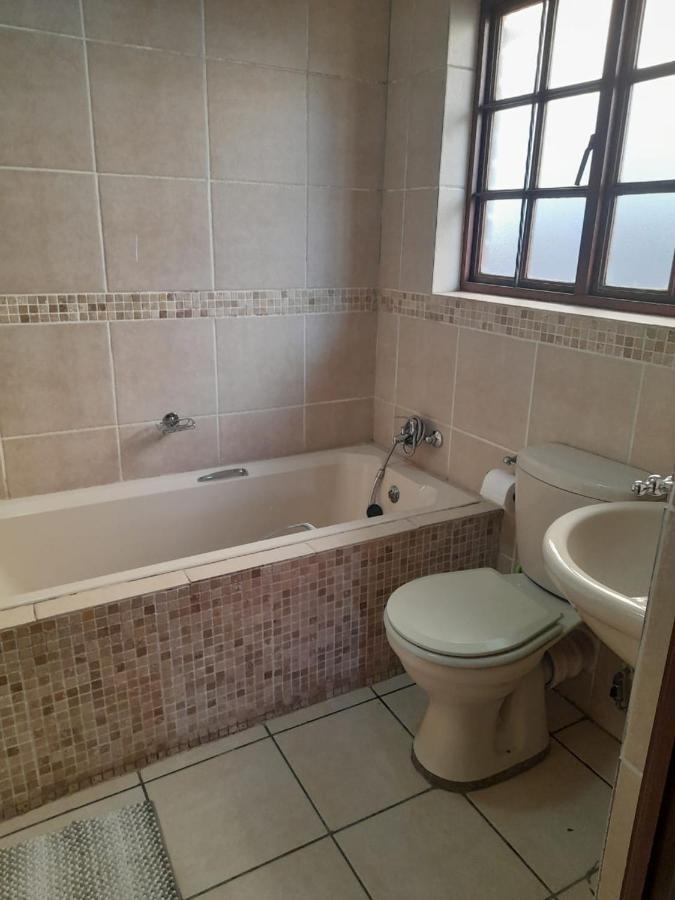 Vision Achievers 3 bedroom Home 6 sleeper Witbank Buitenkant foto